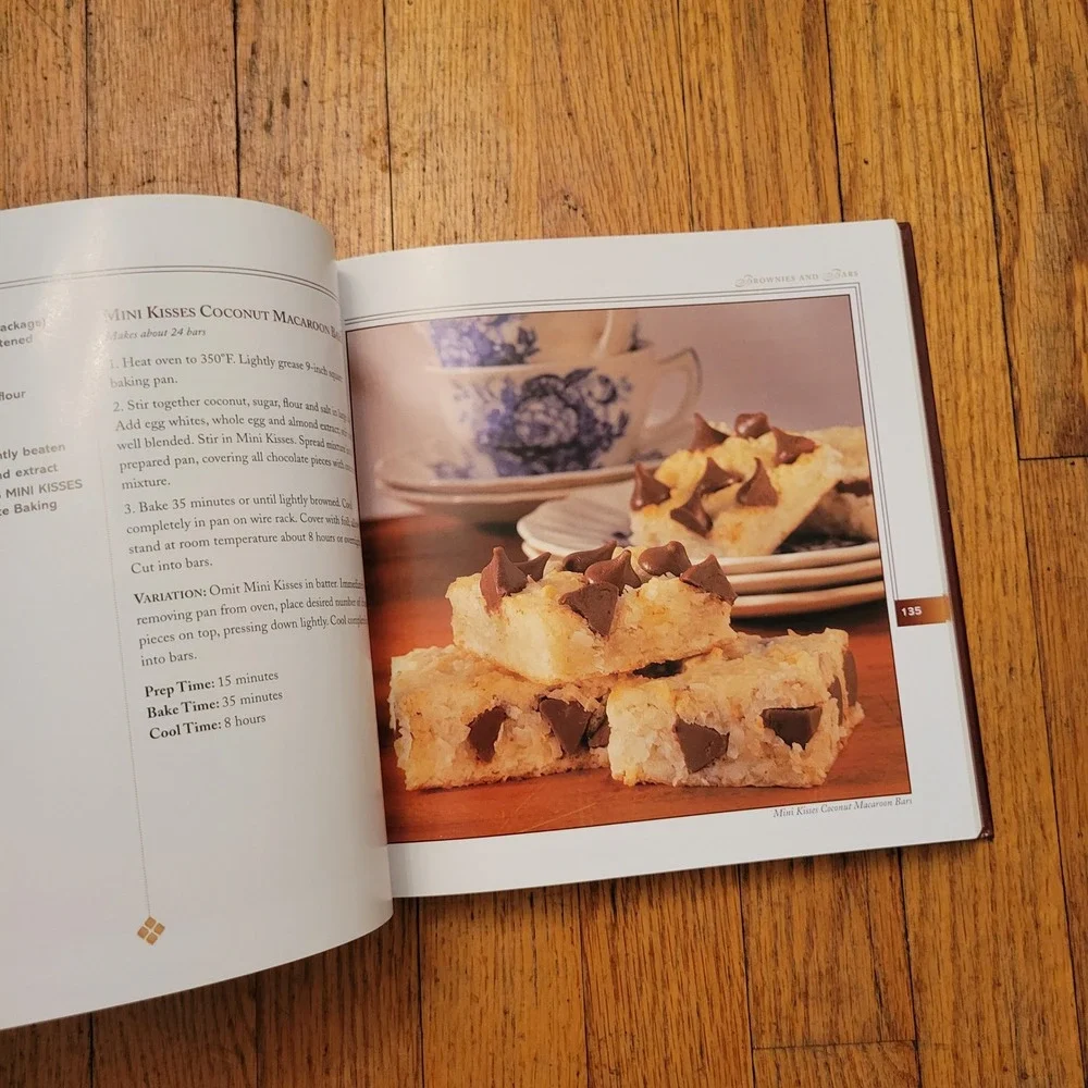 Hersheys Cookbook Best Loved Recipes Hardcover Gift Home Decor Staging Retro